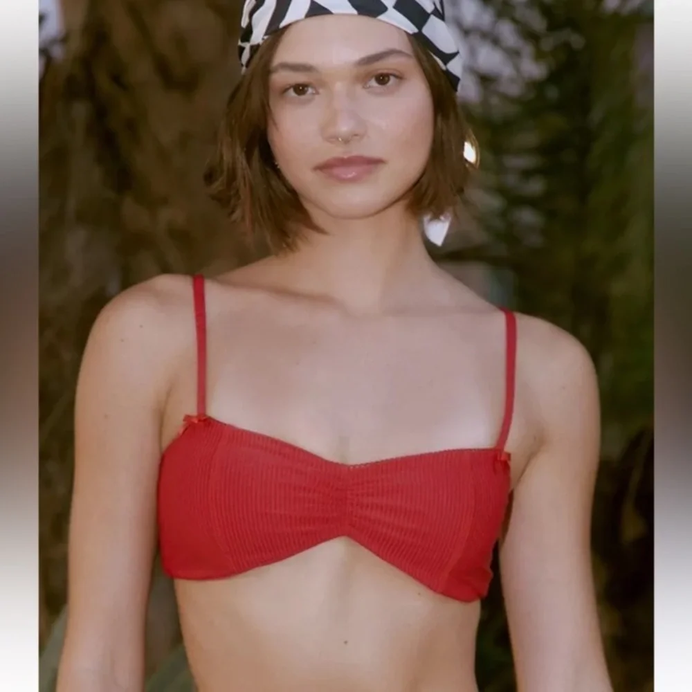 New! Frankie’s Bikinis Cleo Ribbed Bikini Top Red 10713